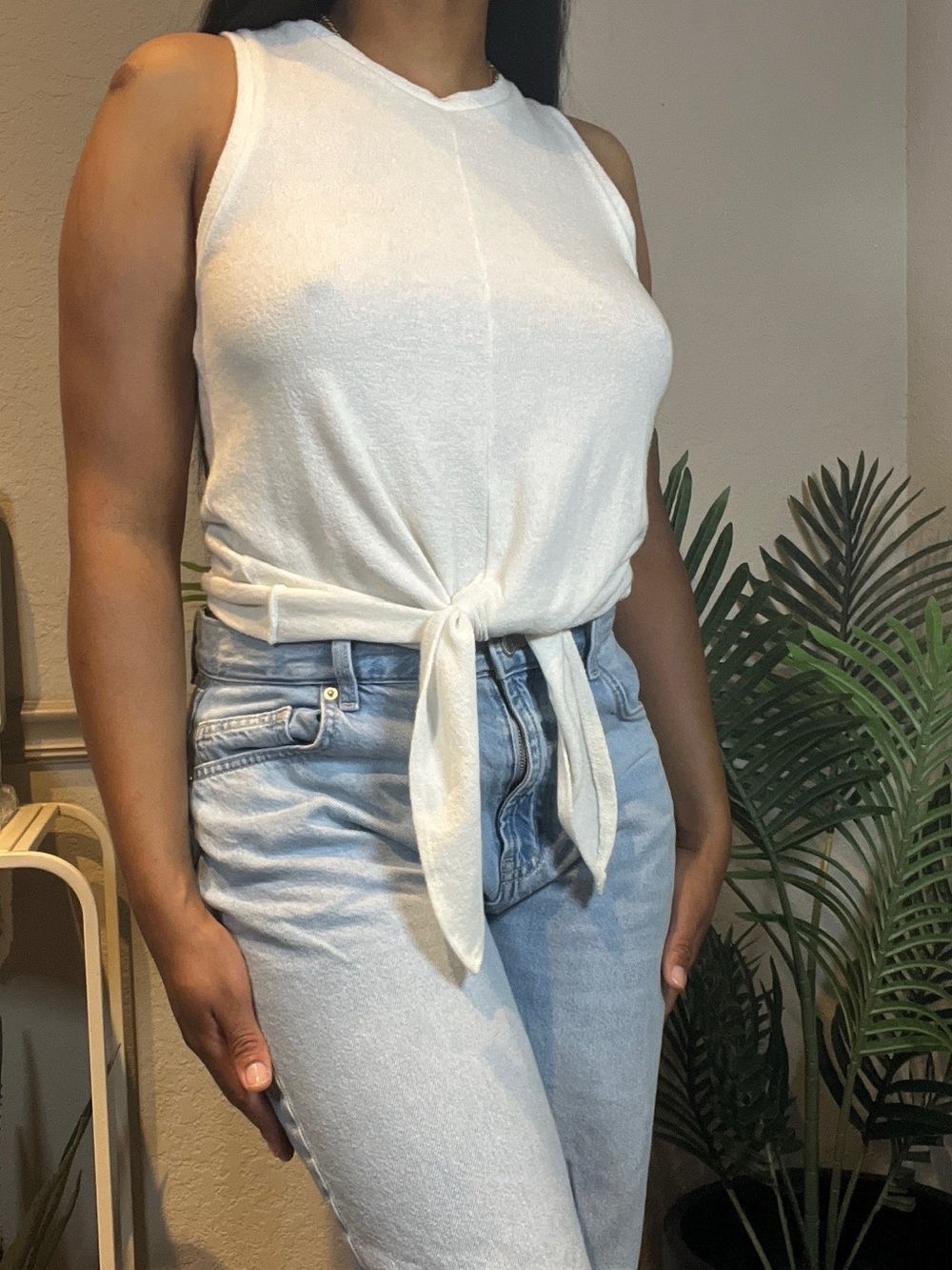 Women’s White Knot Tie Top